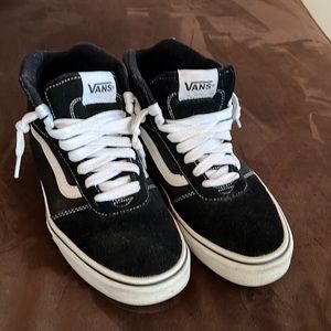 High top black and white vans